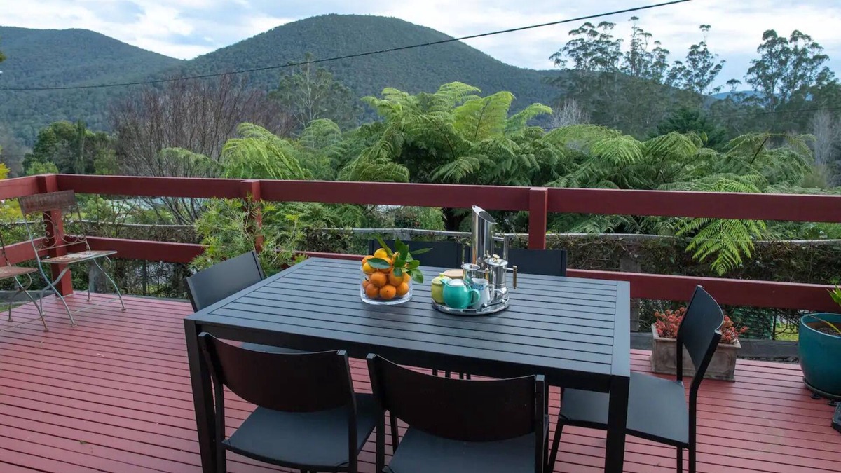 Warburton House | Little Joe Cosy Warburton Cottage