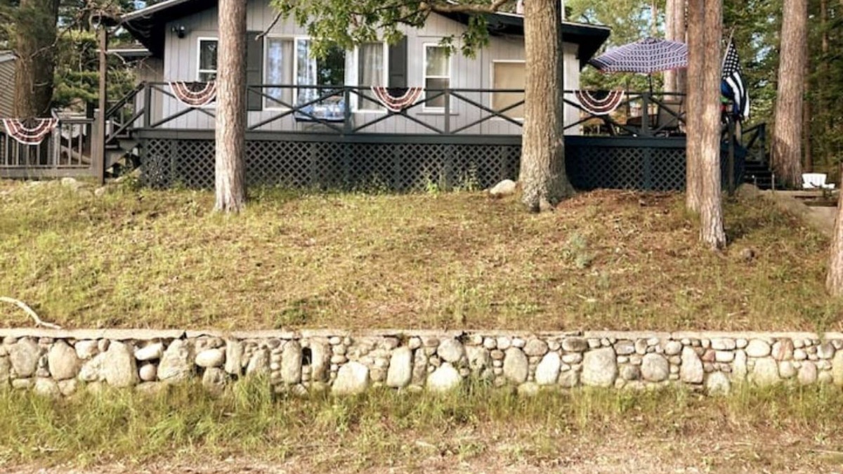 Harrison Cottage | Little Lake House on the Hill in Harrison, MI
