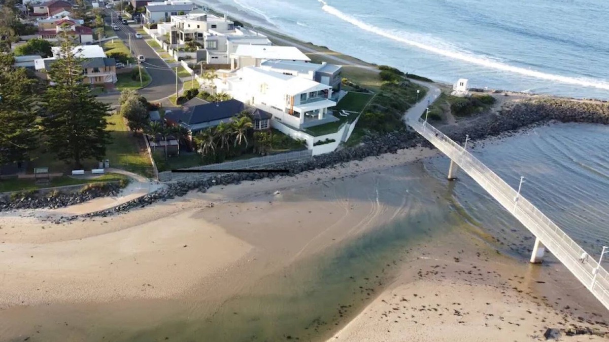 Barrack Point Apartment | 'LITTLE LAKE LODGE' - on Warilla Beach/Little Lake