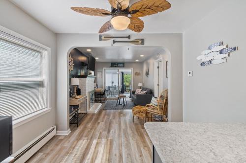 Portage Lakes House | Little Lakefront Getaway on Portage Lakes