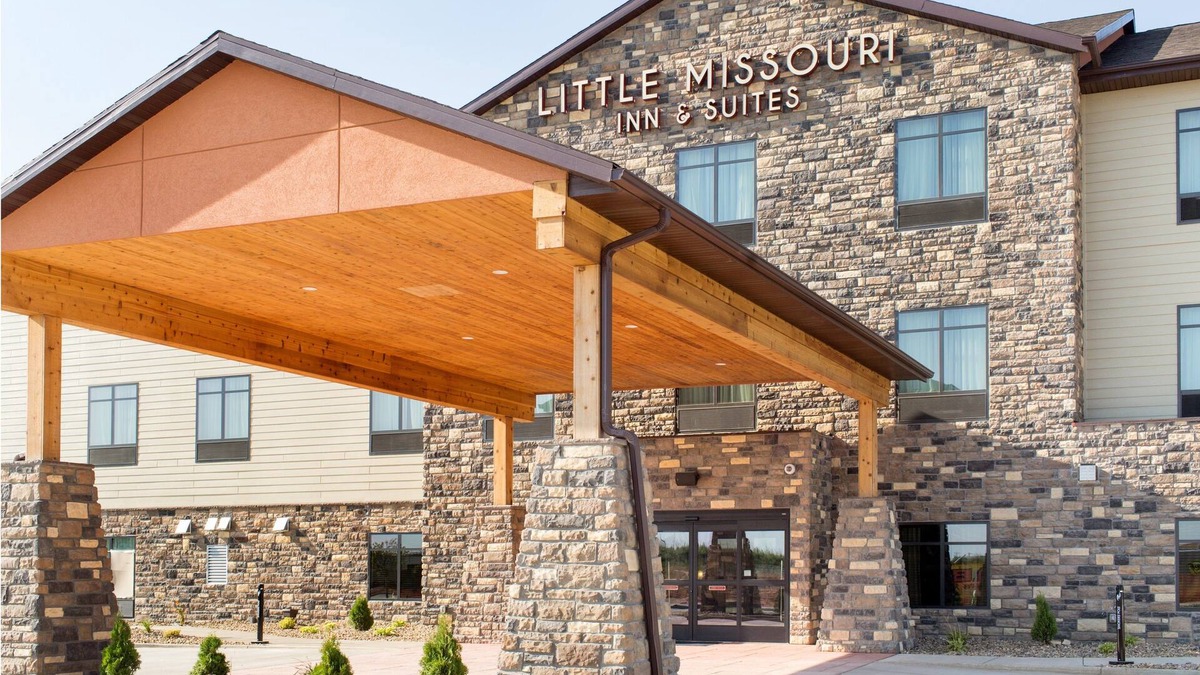 New Town Hotel | Little Missouri Inn & Suites New Town