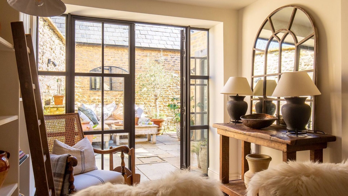 Chipping Norton Cottage | Little Oakley Cottage - sleeps 4 guests in 2 bedrooms
