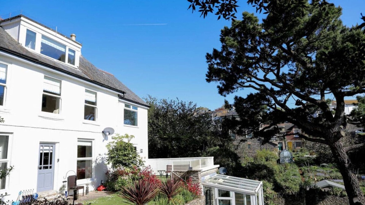 Stoke Fleming House | Little Oasis with Sea Views