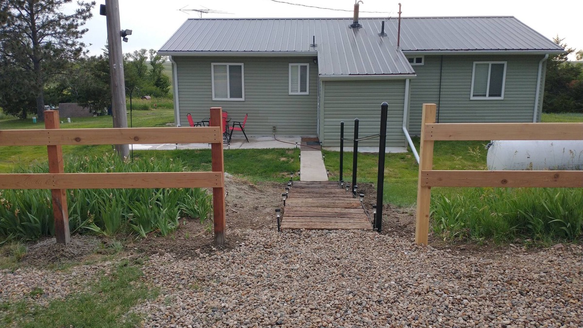 Pierre House | LITTLE PALACE ON THE PRAIRIE. THE BEST KEPT SECRET!