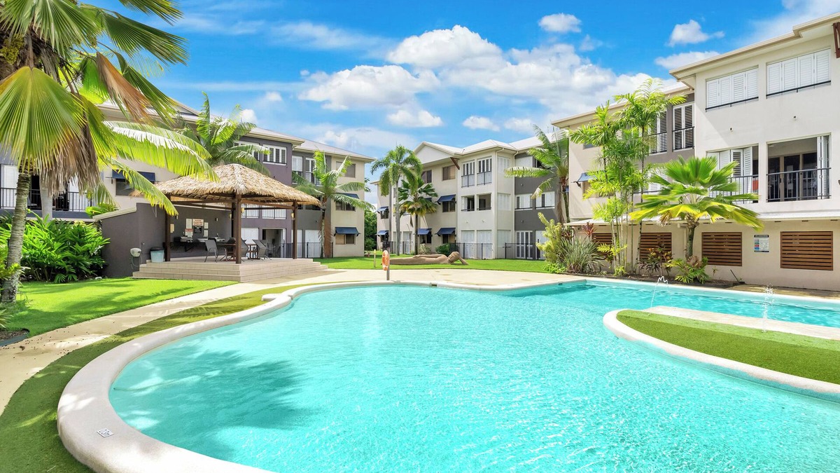Manoora Apartment | Little Palm- Tropical Escape
