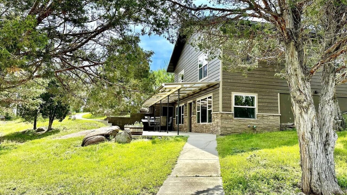 Whitehall House | Little Pipestone Lodge w/Views