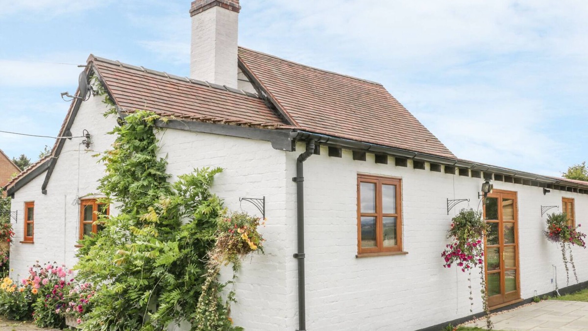 Clows Top Cottage | LITTLE POUND HOUSE, character holiday cottage in Mamble
