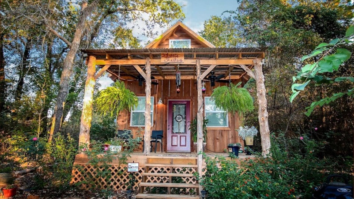 Flint Cabin | Little Reata at Lake Cabin Escapes w/firepit