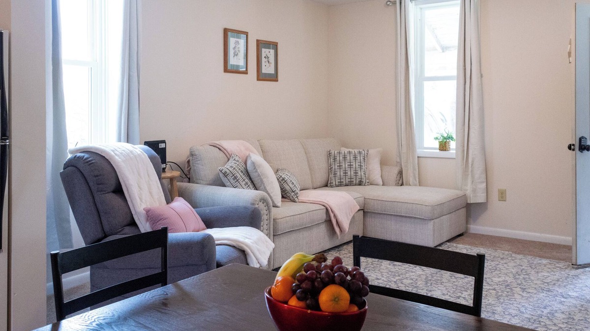 Mill Hall House | Little Red House on Hill Street 1bd, 1bth sleeps 4