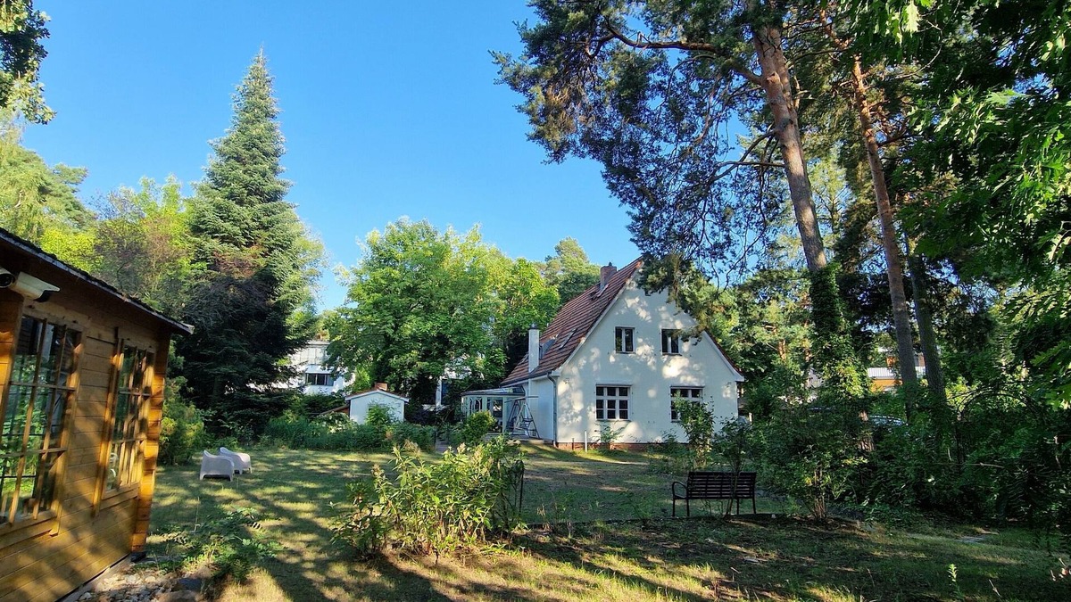 Kleinmachnow House | Little Red Riding Hood - our holiday home on the outskirts of Berlin