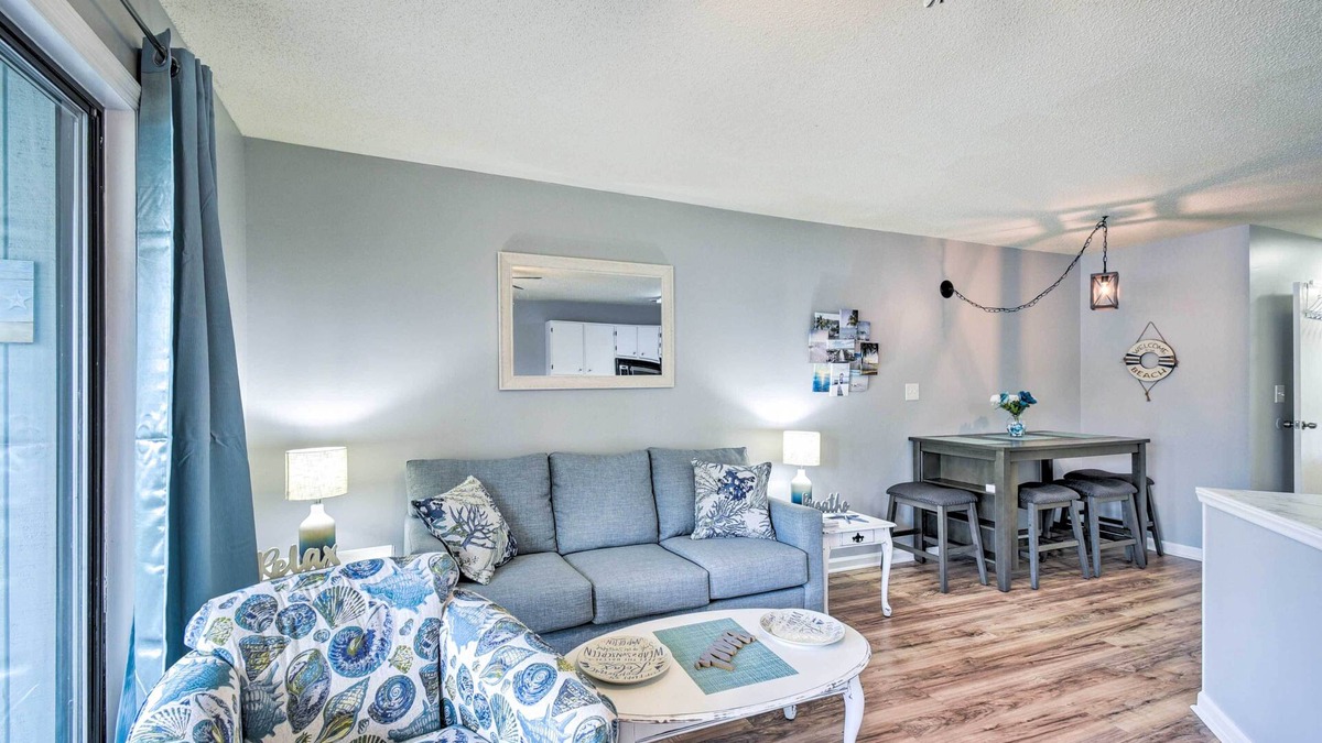 Little River Condo | Little River Condo w/Pool ~ 3 Mi to Beach!