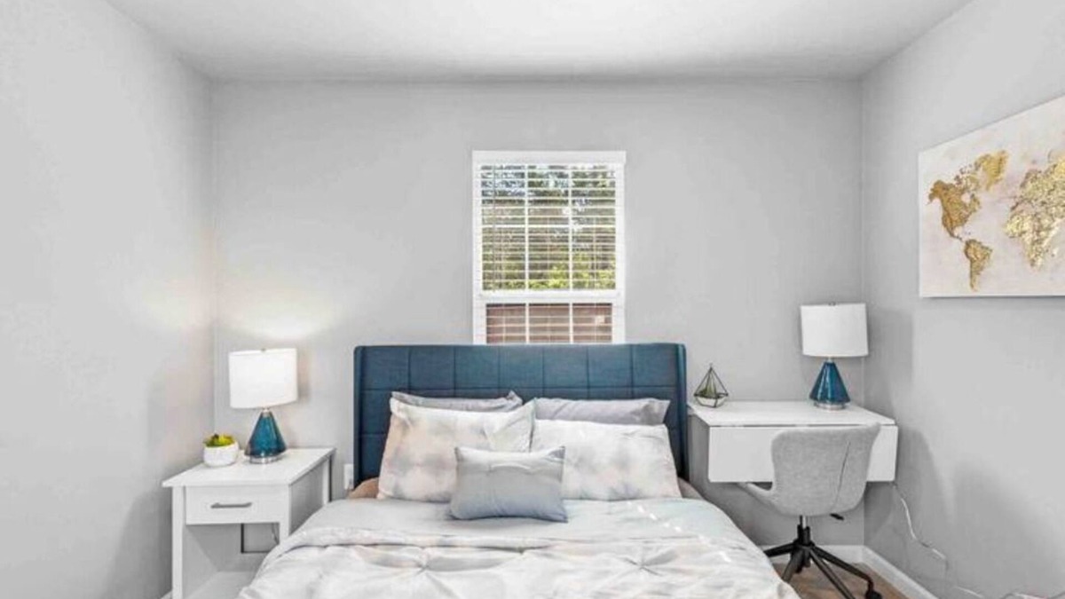 Humble House | Little Sweet House C near IAH airport