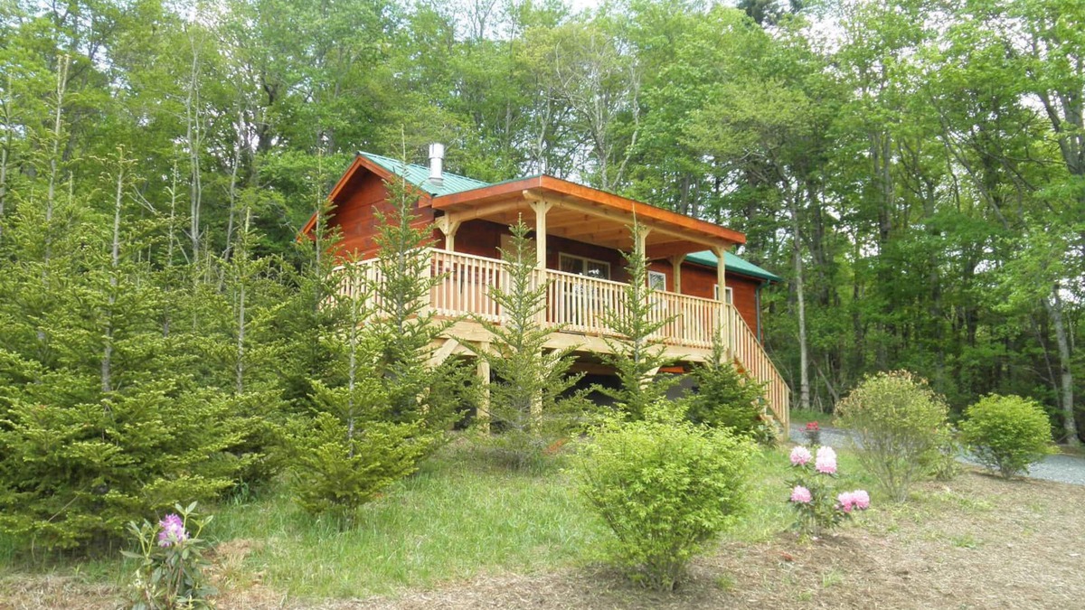 Spruce Pine Cabin | Little Switzerland Cabin For Romance And Soul Shine!