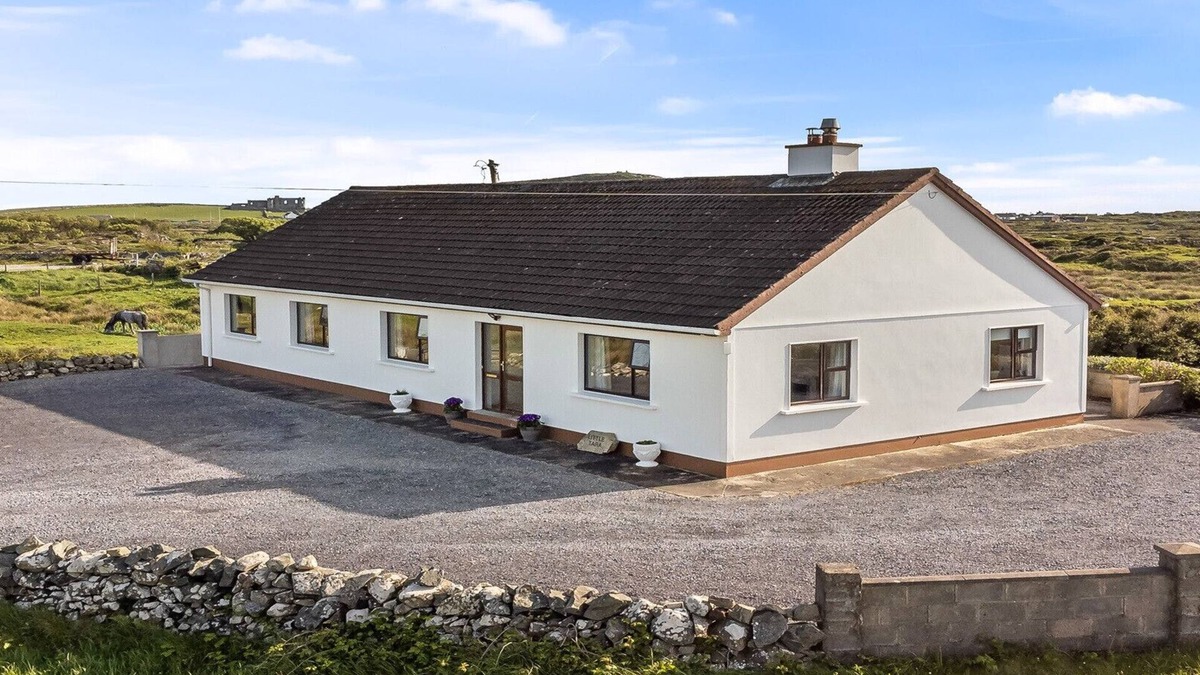 Ballyconneely Ski Chalet | Little Tara an ideal location for family & friends