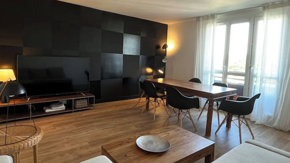 Etampes Apartment | Little Venice