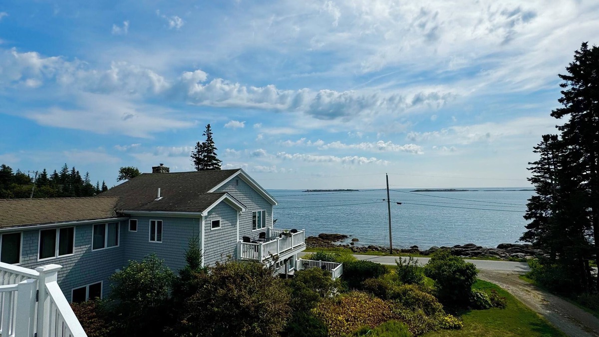 Port Clyde Apartment | Little White Caps, quaint cottage overlooking Port Clyde Harbor