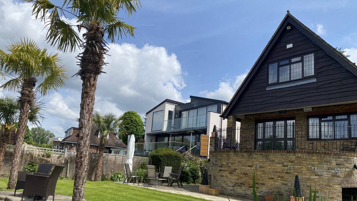 Wraysbury Cottage | LITTLECOTE, pet friendly, character holiday cottage in Wraysbury
