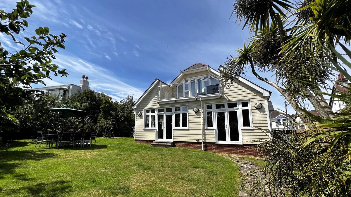 Shanklin Ski Chalet | Littlestairs