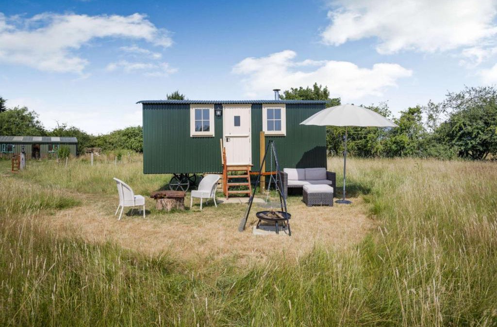 Shipton under Wychwood House | Littlestock Shepherds Hut