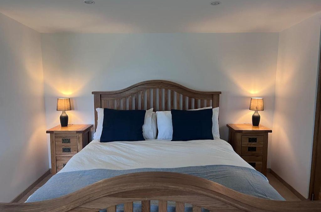 Hatherleigh House | Littlewood Cabin