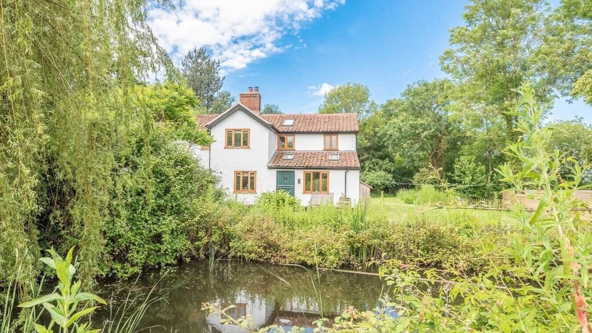 Eye House | Litttle Swattesfield, Thornham Magna