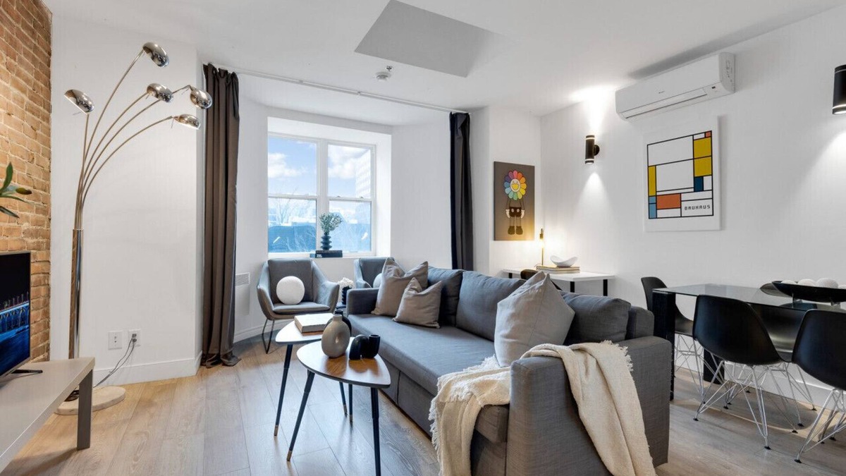 Downtown Montreal Apartment | LiV MTL Downtown-401 Spacious 2BR Suite + Lounge