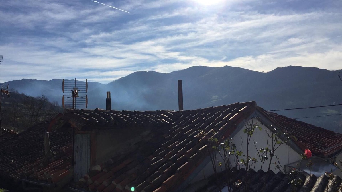 Salas Municipality House | Live Asturias in a village house, typical attic