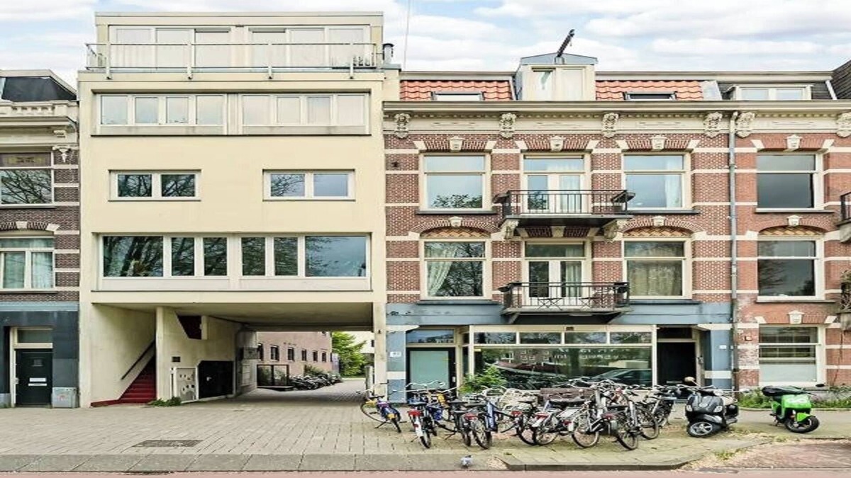 Weesperzijde Apartment | Live by the Water Stylish Apartment Overlooking the Amstel