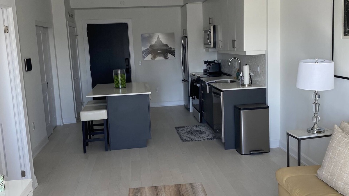 Oakville Condo | Live in Lux