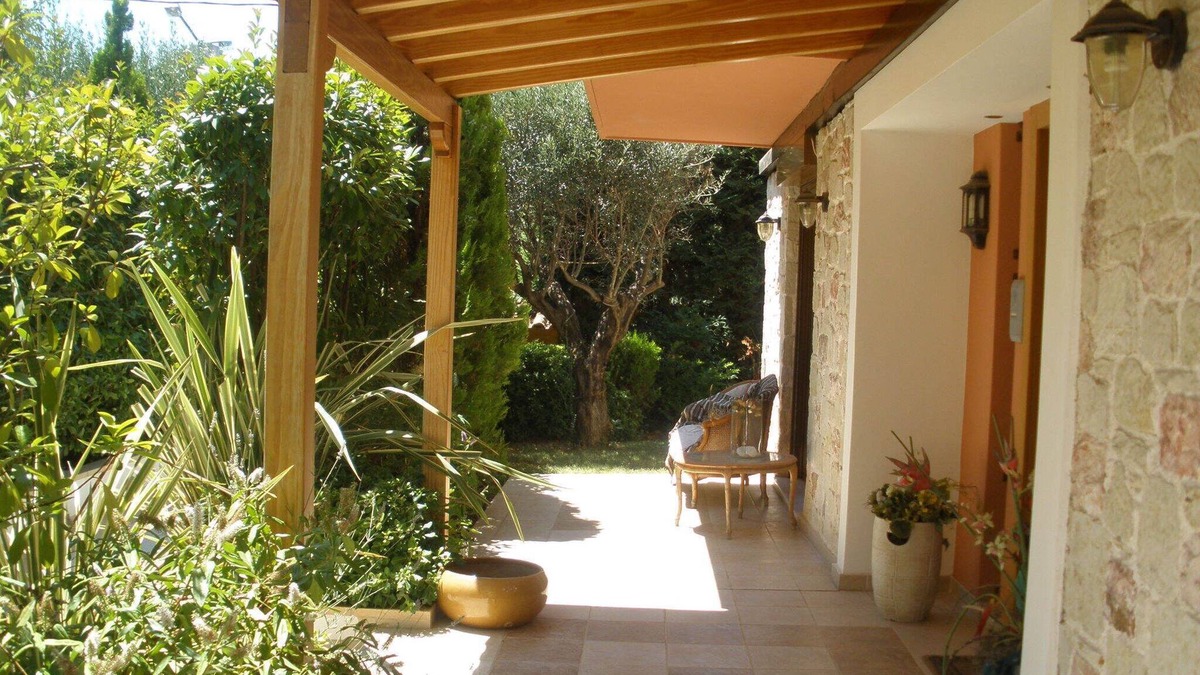 Kifisia House | Live large (360 m2)in the posh Athenian suburbs