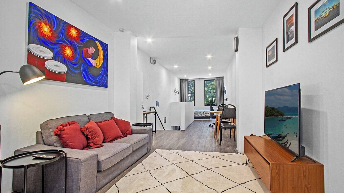 Paddington Apartment | Live Life TO THE Full