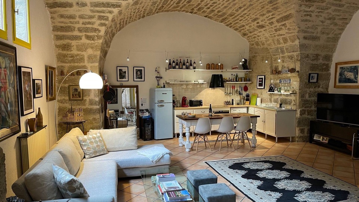 Pezenas Apartment | Live like King Louis XIV in historic city centre