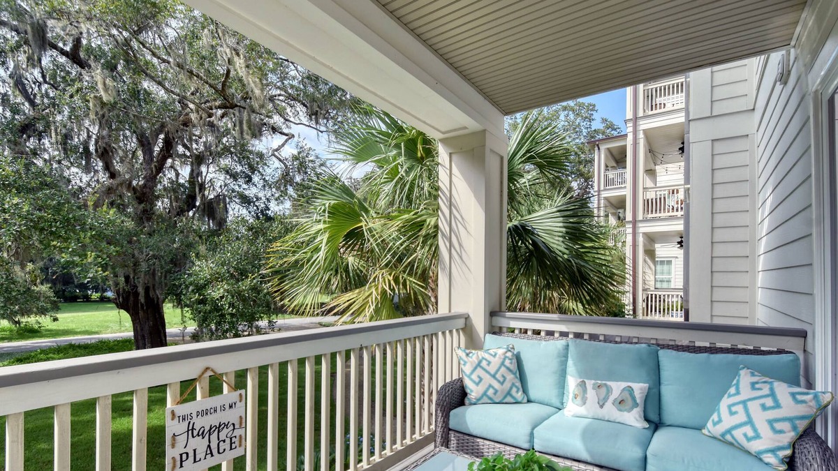 Epworth Acres Apartment | Live Oak!!! Great One level condo nestled under gorgeous live oak trees .