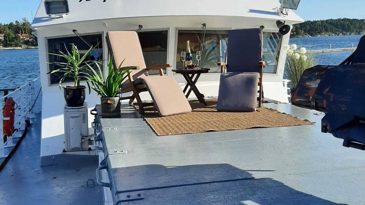 Furusund Boat Rental | Live on a Ship on an Idyllic Archipelago Island With Furusund's Best View