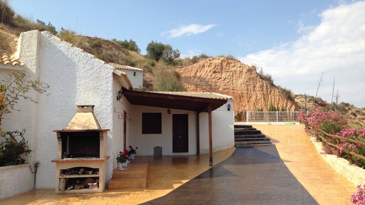Abanilla Cottage | Live the experience of staying in a cave