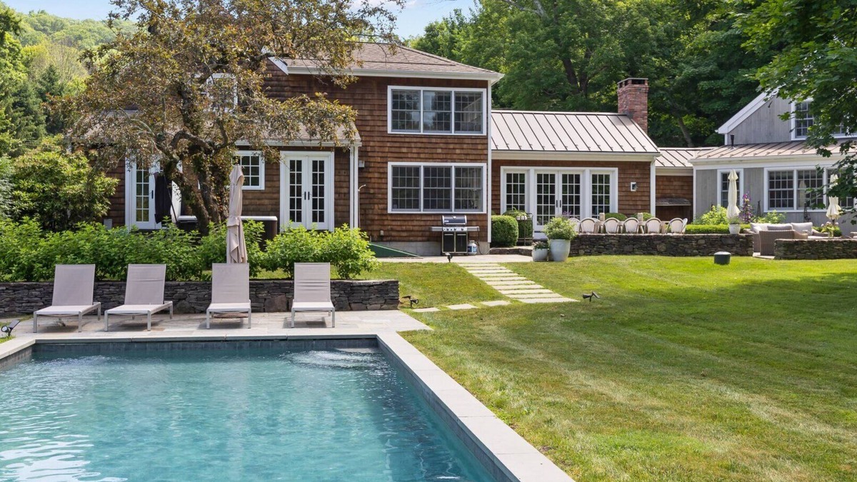 New Preston House | Live the good life in this luxury Lake Waramaug retreat!