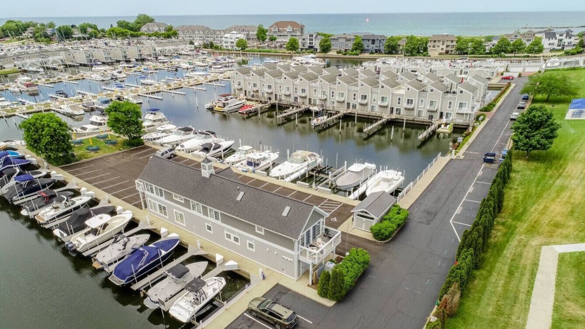 New Buffalo Condo | Live the marina life in New Buffalo!