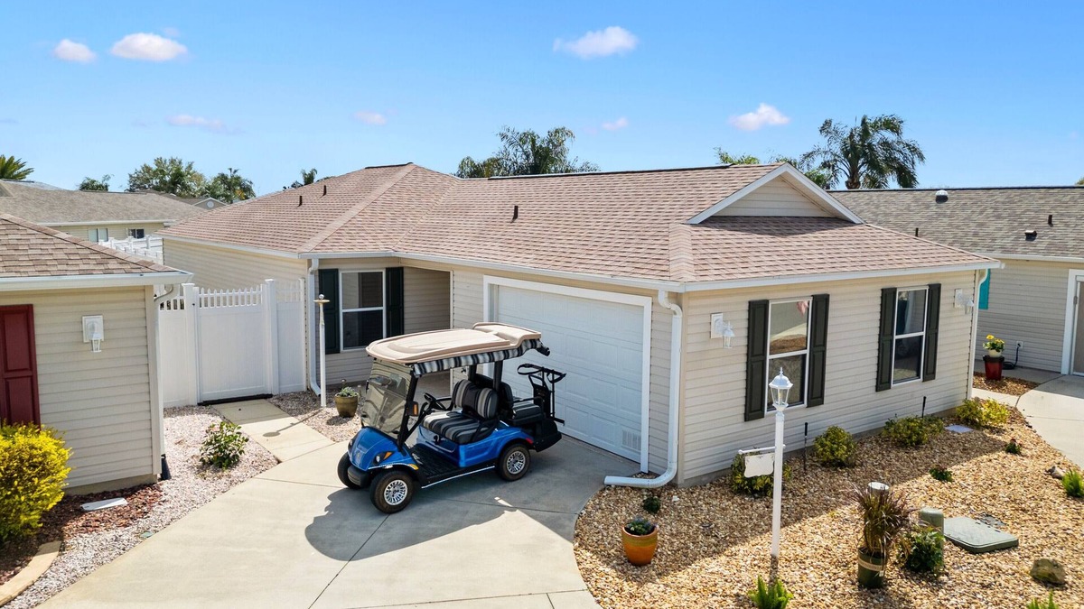 Duval Cottage | Live the Villages Life – 2BR, Golf Cart, Fenced Yard for Furry Friends