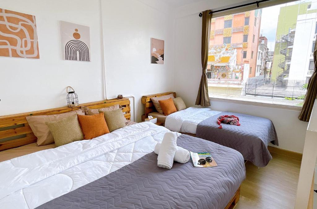 Talat Yot Apartment | Lively and cozy canal house ,Entire house