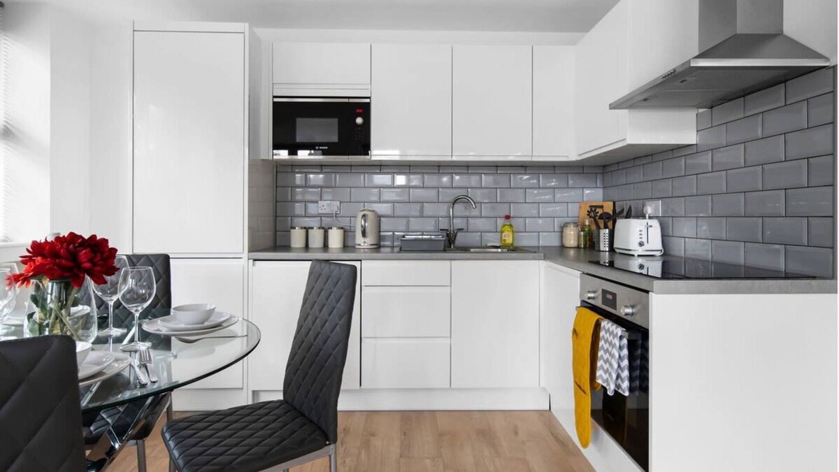 Aylesbury Apartment | Livestay Modern Two Bed Apartment in Aylesbury4