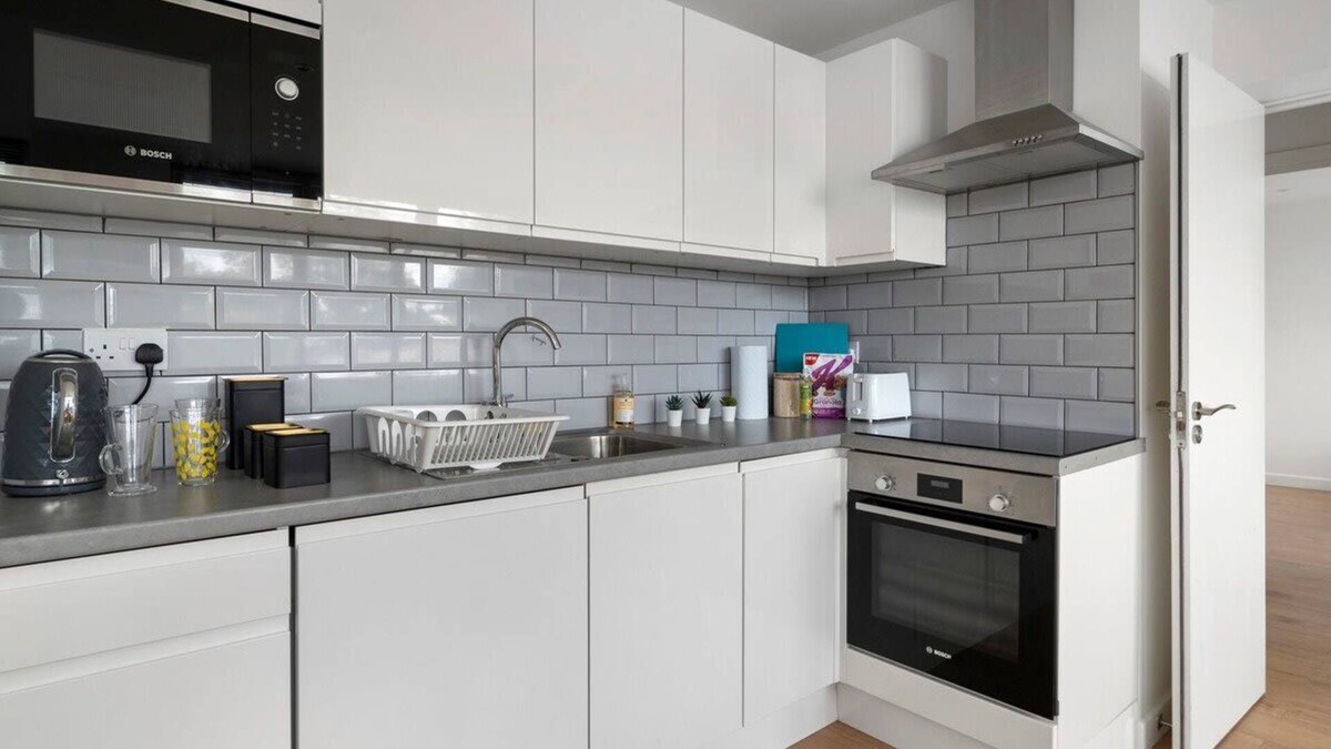 Aylesbury Apartment | Livestay Modern One Bed Apartment in Aylesbury12