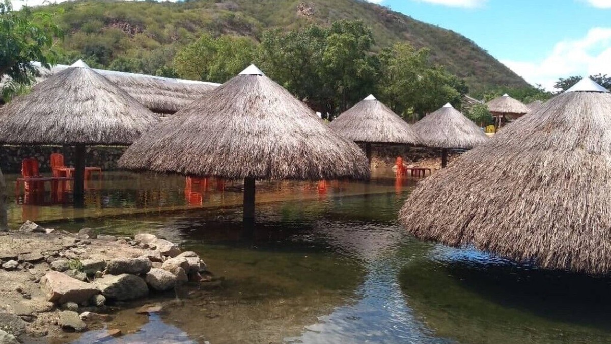 Caninde de Sao Francisco House | Living in Canindé, 15 minutes from Piranhas, 10 minutes from the S. Francisco River.