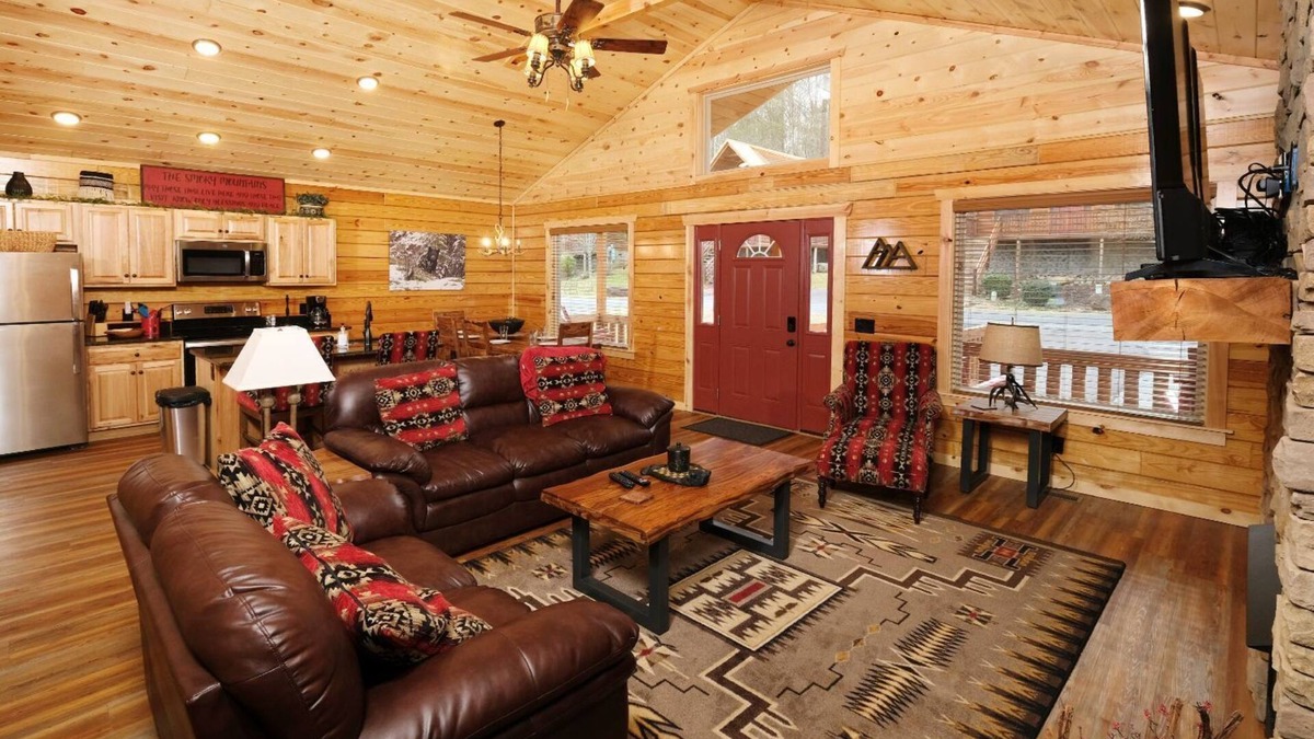 White Oak Lodge Cabin | Livin' Good - Mountain Views & a Hot Tub