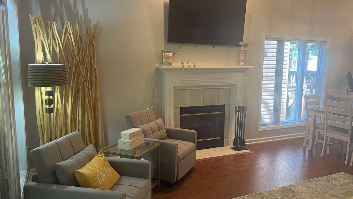 Mount Ida Condo | Livin On Lake Time