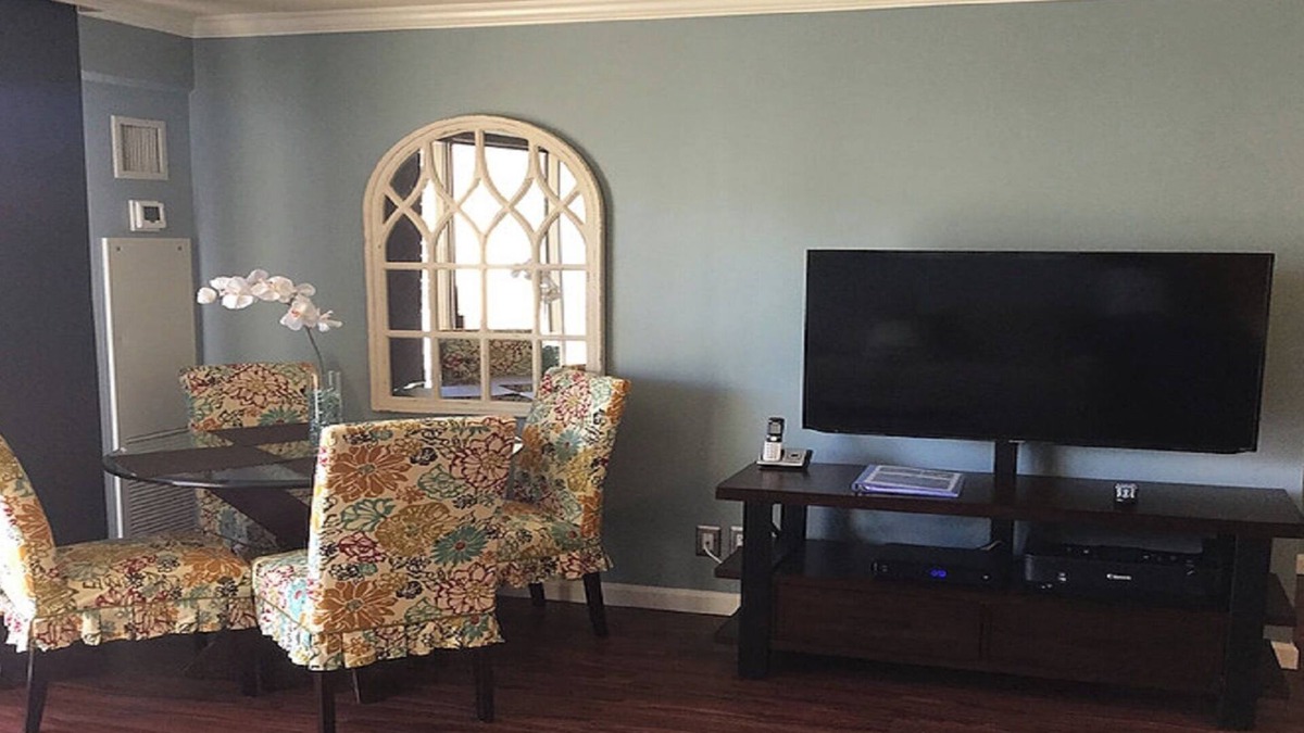 Waikiki Condo | Living Aloha! Walk to Beach, Luxury Row, Free Parking & Airline Emp. Discount