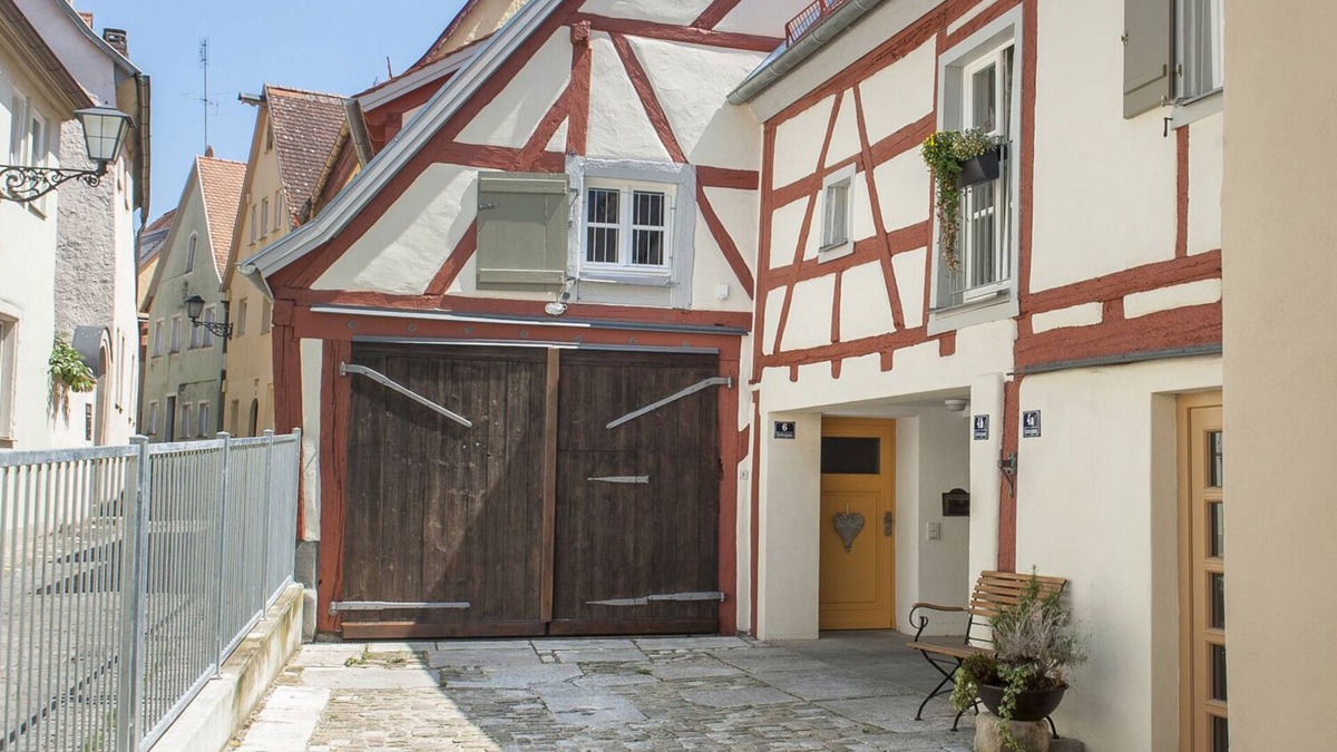 Altstadt House | Living in a historical ambience in the center of Weißenburg for 4+2 persons