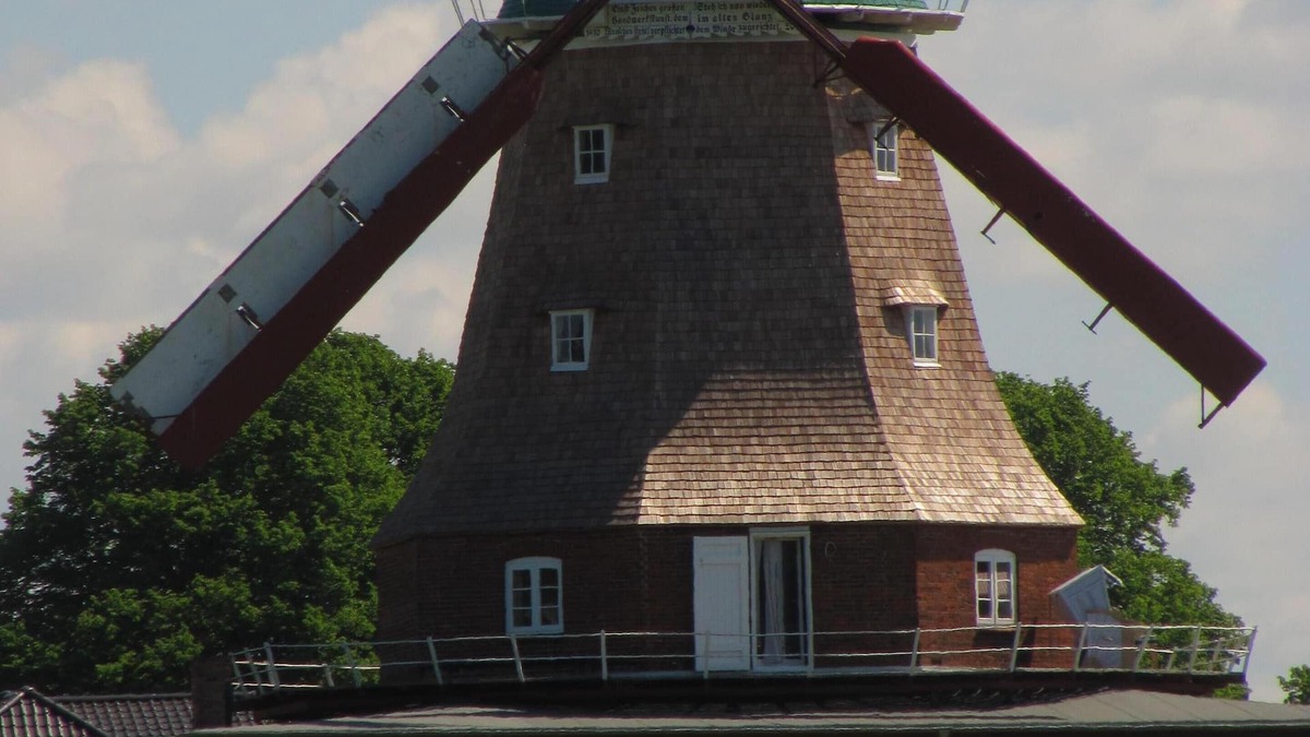 Neubukow House | Living in the windmill, a unique pleasure with memory potential.