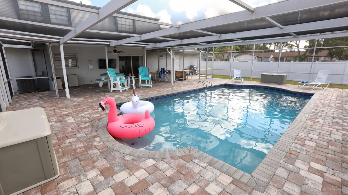Bay Crest Park House | Living Large! 5br/3ba, heated pool, spa, grill, RV parking, boat ramp access