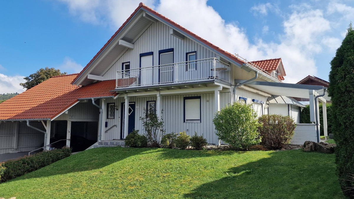 Haarbach House | Living on the golf course in a very quiet location.