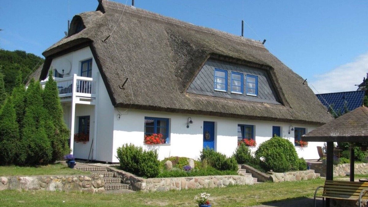 Lancken-Granitz Apartment | Living under "Reet" family friendly, dogs allowed, garden + large open space